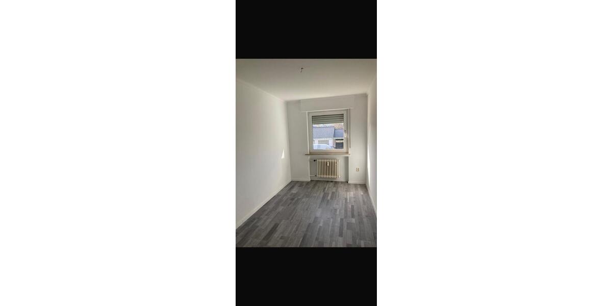 Erdgeschoßwohnung Sundern (Sauerland) - 3.5 Zimmer, 70 m&sup2;, 570&euro; | Angebot:25407501