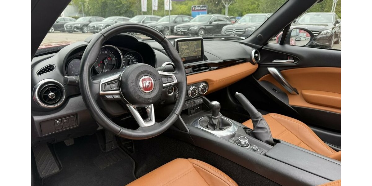 Fiat 124 Spider 1.4 LUSSO/BOSE/SITZHEIZUNG/PARKSENSOR 48.037 km 18.900 &euro; Villingen-Schwenningen 78054