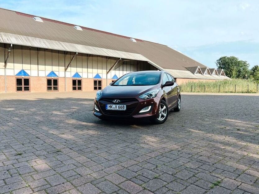 i30