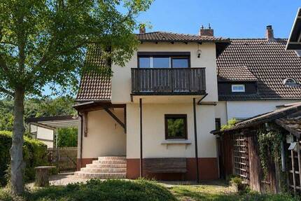 Haus Gunzenhausen - 6 Zimmer, 115 m&sup2;, 325.000&euro; | Angebot:26804480