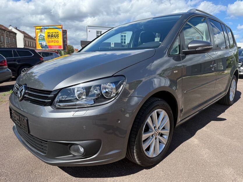 VW Touran 165.324 km 8.999 € Halle(Saale) 06132
