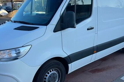 Mercedes-Benz Sprinter 210.000 km 15.900 &euro; München 81243