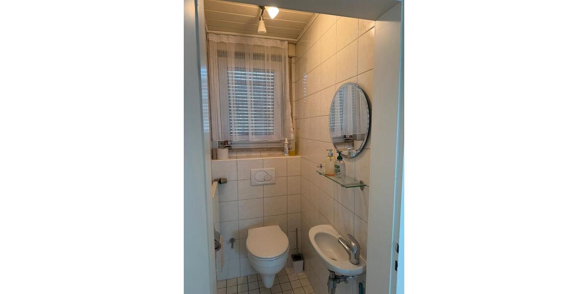 Doppelhaushälfte Bad Salzuflen - 8 Zimmer, 260 m&sup2;, 1.600&euro; | Angebot:26143853