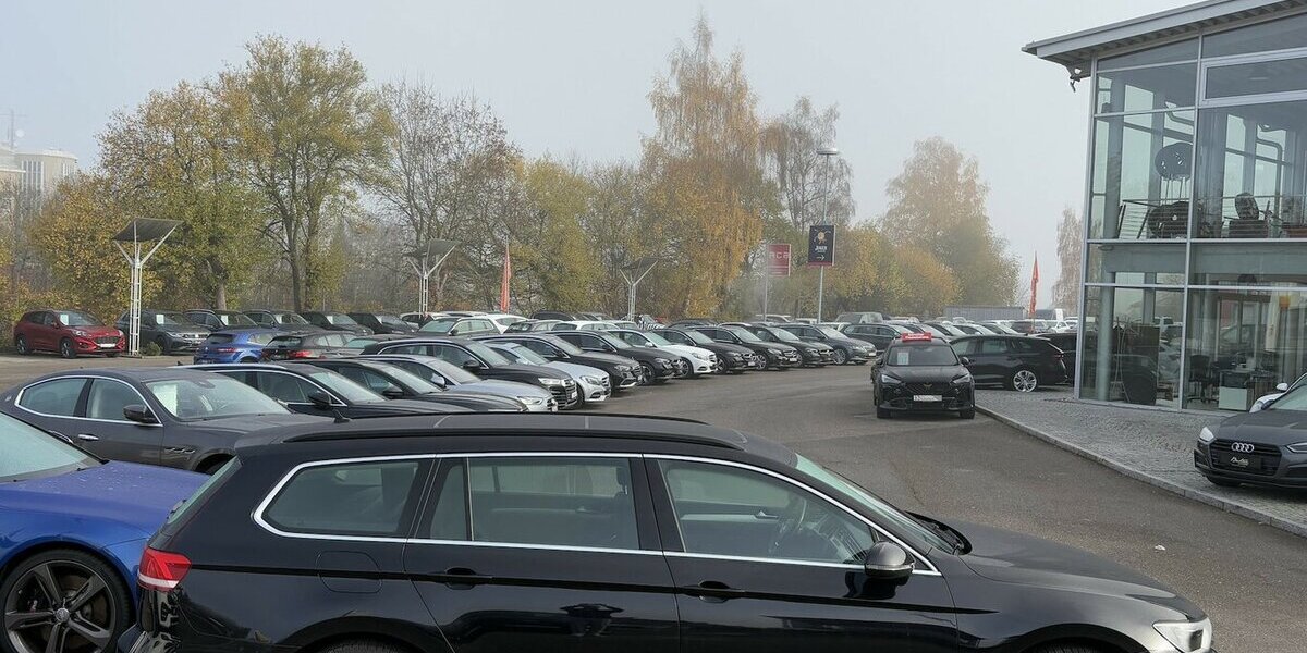 VW Passat 1.4 TSI PANORAMA/KAMERA/NAVI/DSG/MASSAGE 96.303 km 16.900 &euro; Villingen-Schwenningen 78054