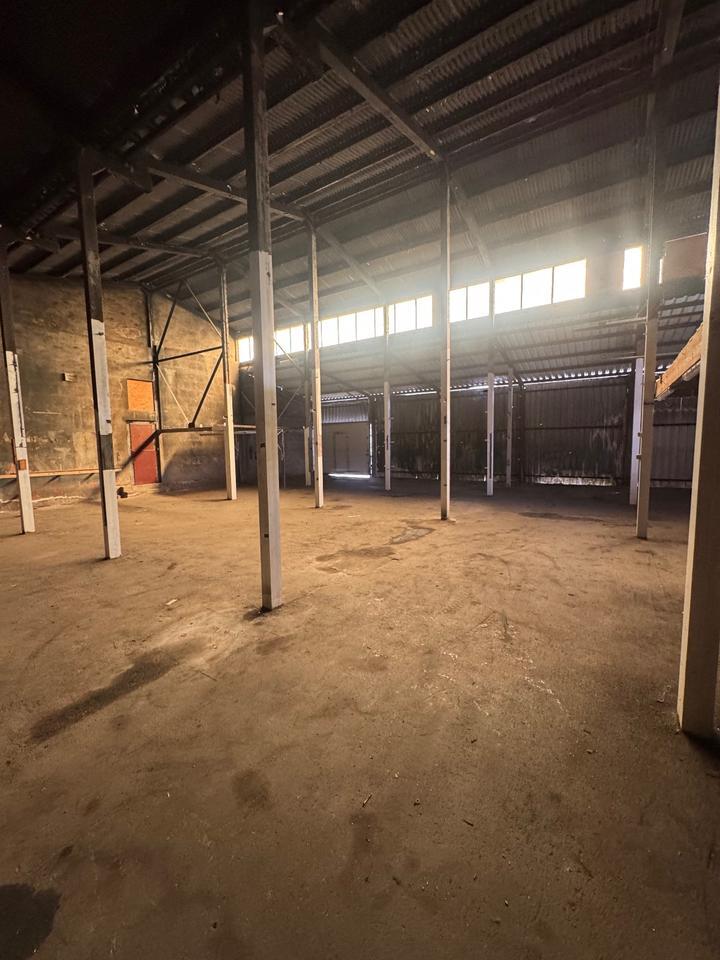 Halle-Lagerfläche in Rostock zu vermieten