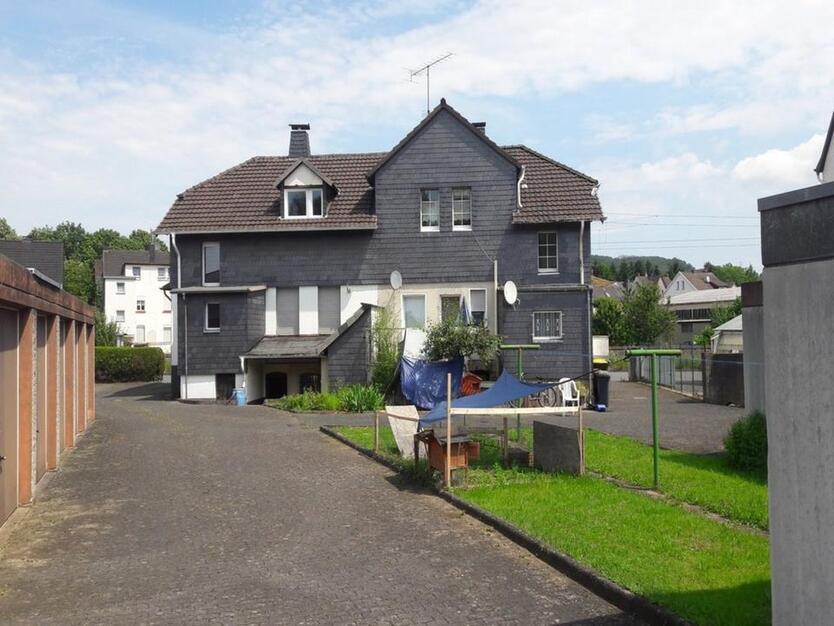 Zentrale Doppelhaushälfte in Eitorf – 120 m², 3 SZ, Garage option