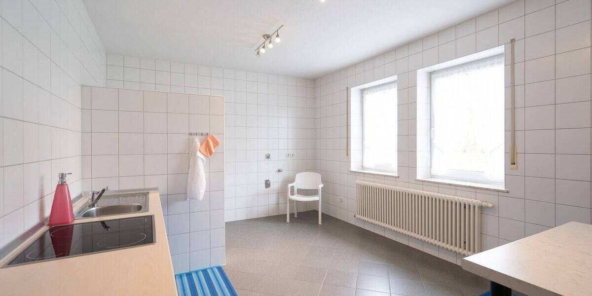 Einfamilienhaus Hohenroth - 6 Zimmer, 285 m&sup2;, 485.000&euro; | Angebot:26028493