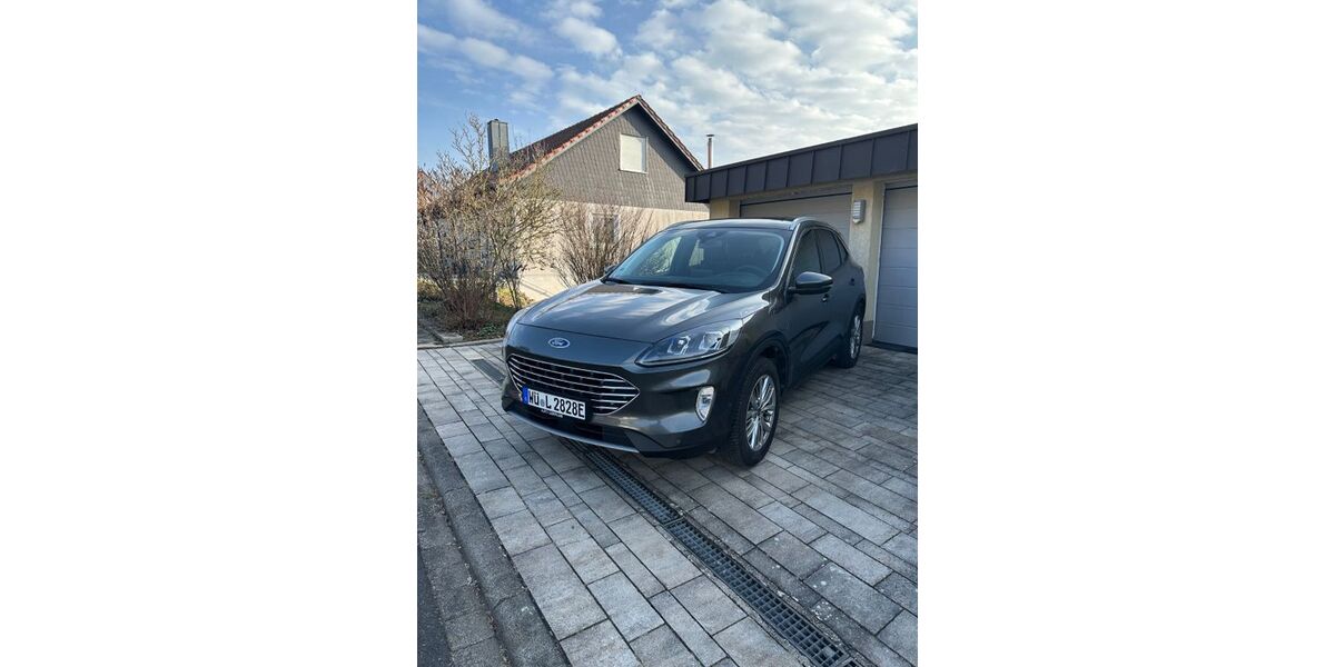 Ford Kuga 65.000 km 22.999 &euro; Arnstein 97450