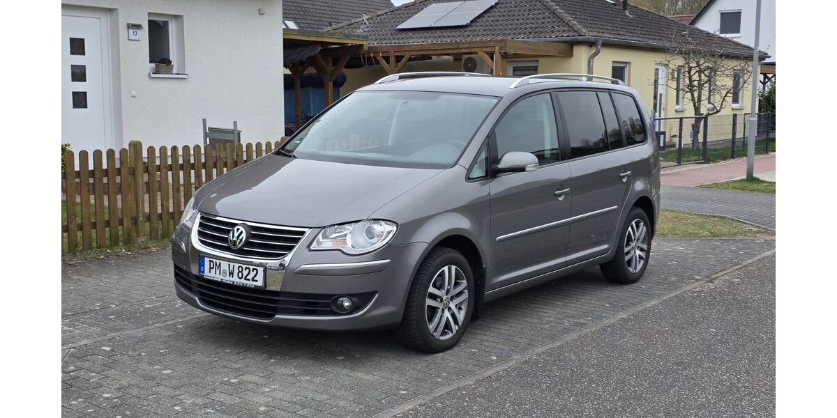 VW Touran 111.600 km 5.999 &euro; Werder 14542