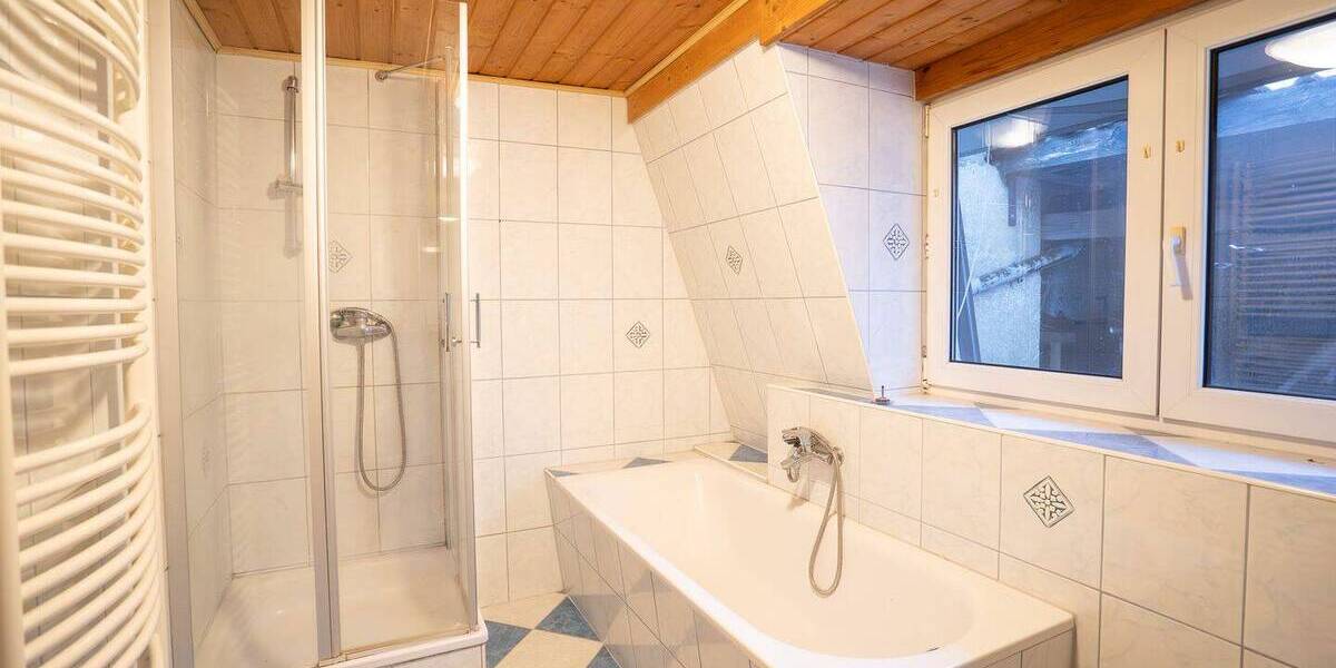 Einfamilienhaus Oberelsbach - 7 Zimmer, 200 m&sup2;, 205.000&euro; | Angebot:25738673