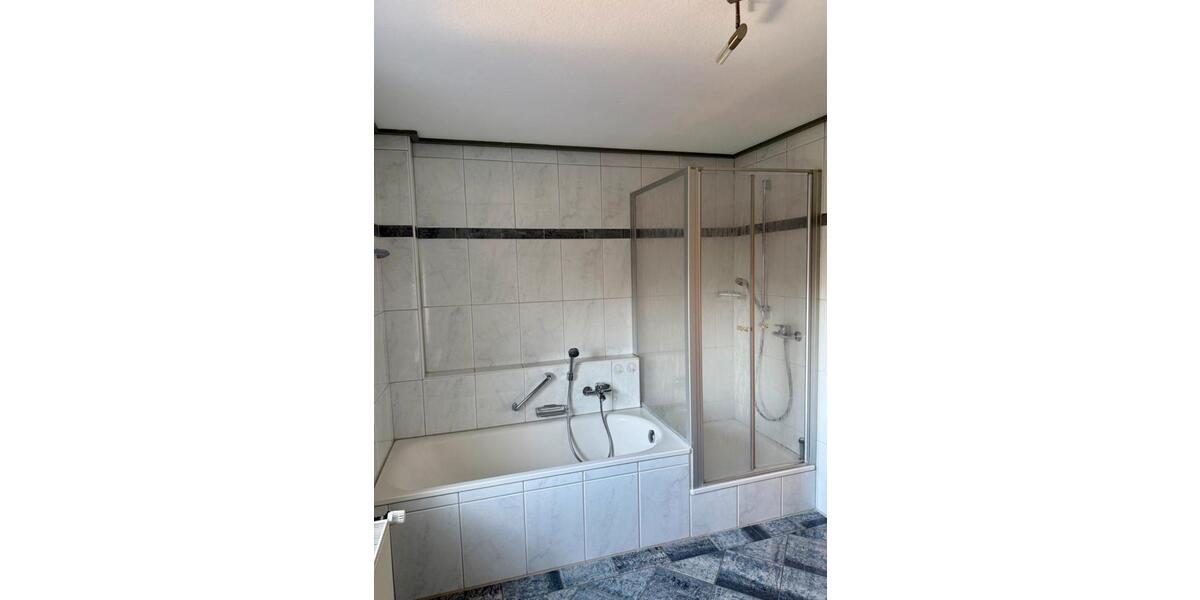 Maisonettenwohnung Hüllhorst - 5 Zimmer, 160 m&sup2;, 1.300&euro; | Angebot:26612283