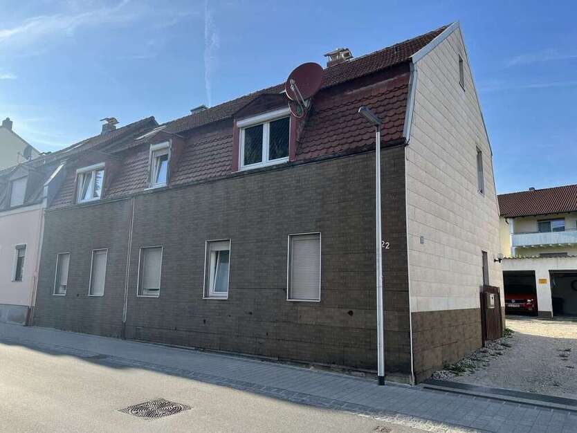 Haus zum Kaufen in Zirndorf 459.000 € 175 m²