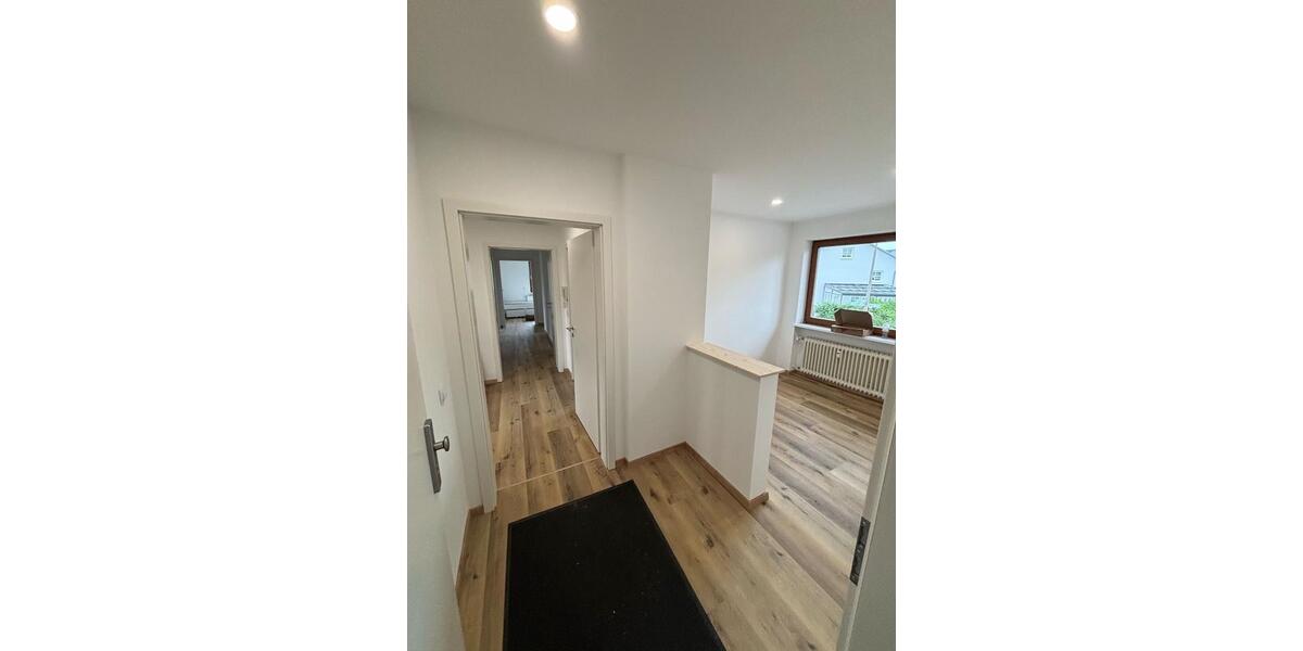 Etagenwohnung Bad Königshofen im Grabfeld - 4 Zimmer, 116 m&sup2;, 830&euro; | Angebot:25802693