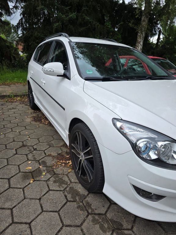 i30