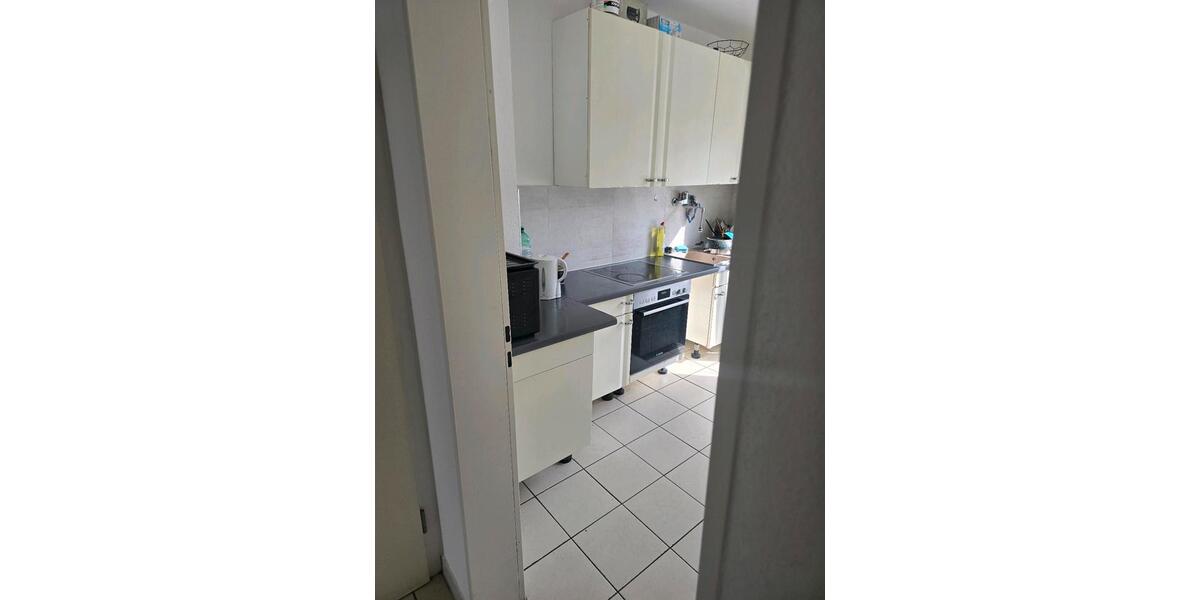 Dachgeschoßwohnung Brühl - 1 Zimmer, 110 m&sup2;, 600&euro; | Angebot:25920077