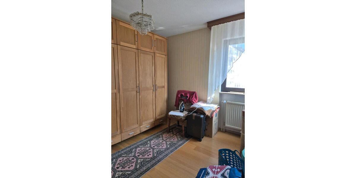 Etagenwohnung Saarbrücken Neue Bremm - 3 Zimmer, 90 m&sup2;, 200.000&euro; | Angebot:26272841