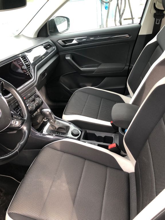 VW T-Roc 94.000 km 18.900 € Augsburg 86199