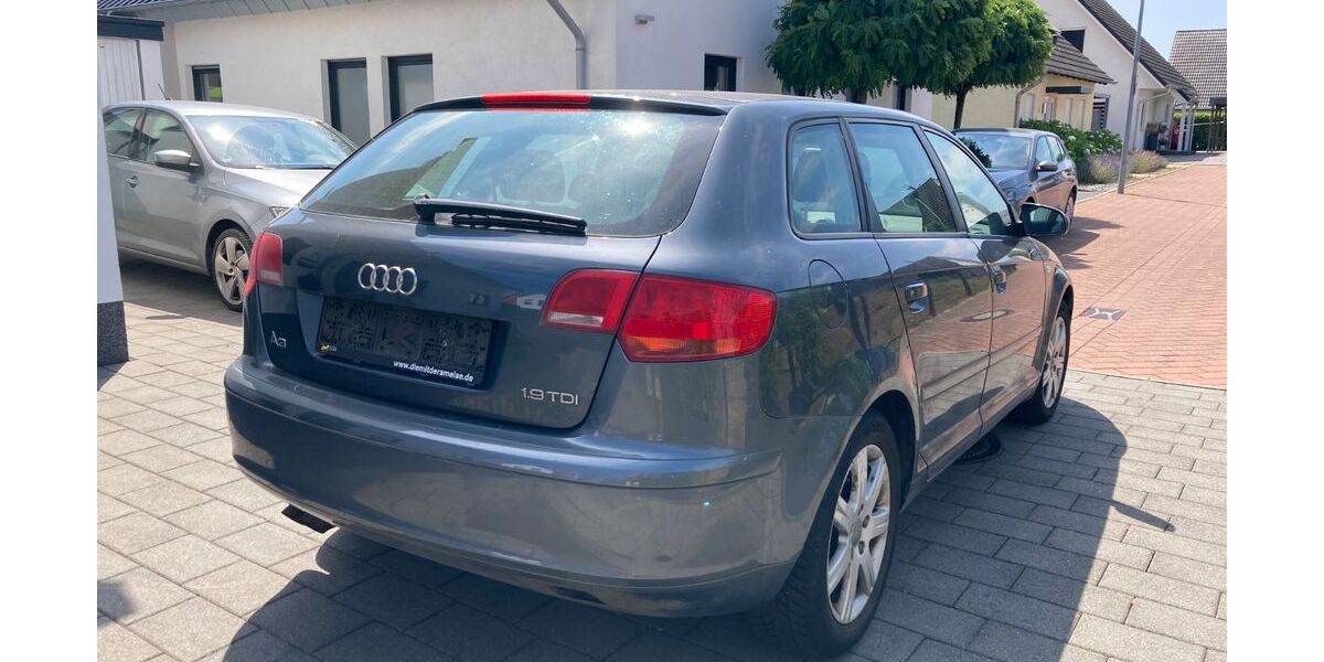 Audi A3 219.999 km 3.199 &euro; Düren 52351