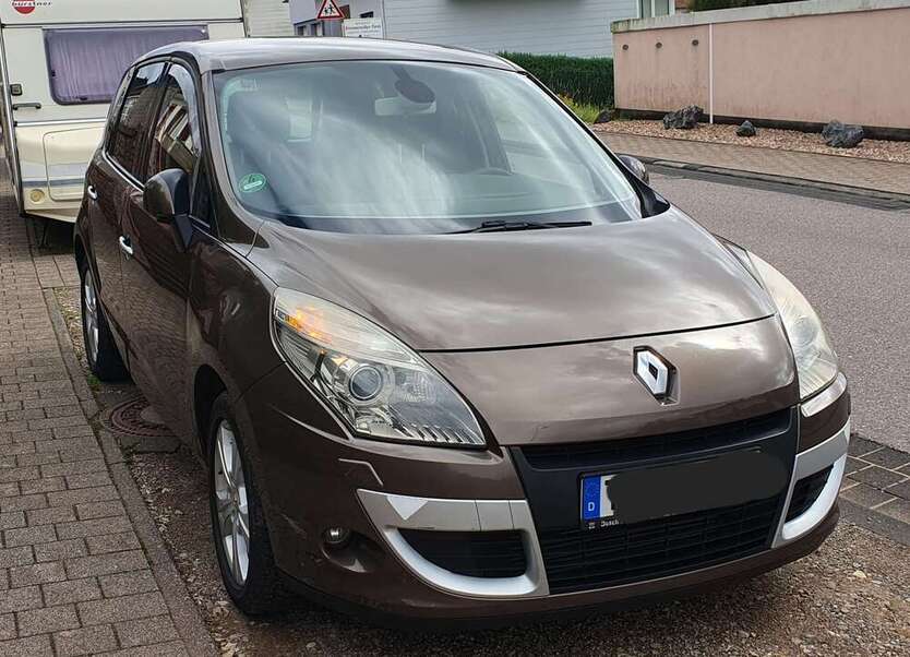 Renault Scenic 220.000 km 3.400 € Greimerath 54314