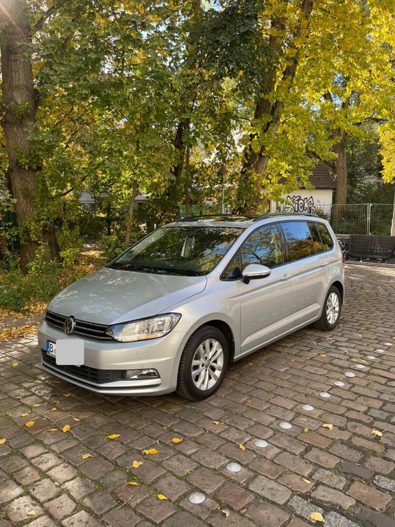 VW Touran 158.000 km 11.999 € Berlin 13437