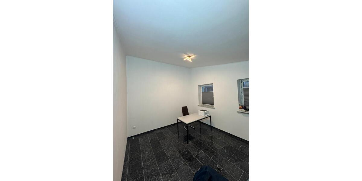 Gewerbeobjekt Dorf Mecklenburg - 700&euro; | Angebot:24400175