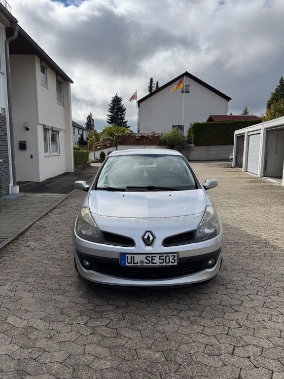 Renault Clio 196.000 km 1.399 € Laichingen 89150