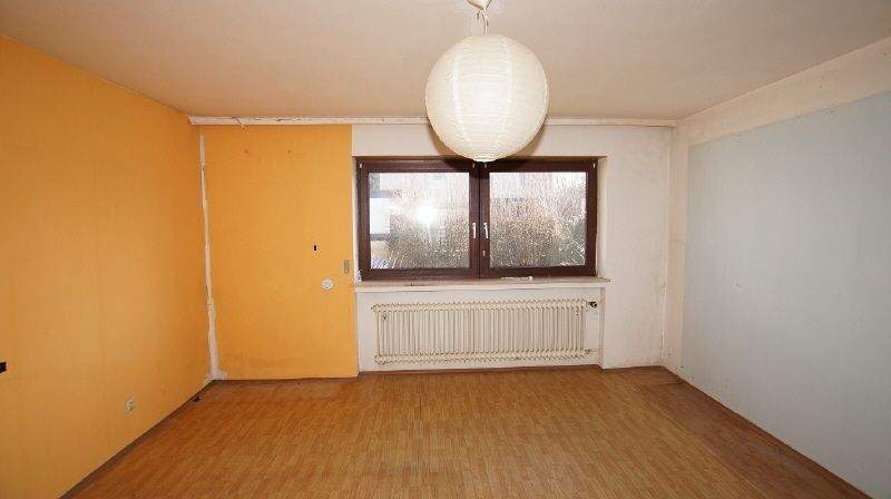 Einfamilienhaus Geiselhöring - 7 Zimmer, 177 m&sup2;, 225.000&euro; | Angebot:25428197