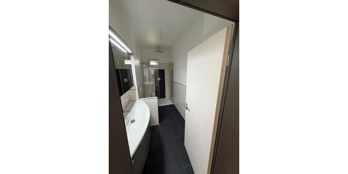 Etagenwohnung Kirchhain - 3 Zimmer, 105 m&sup2;, 1.200&euro; | Angebot:26147329