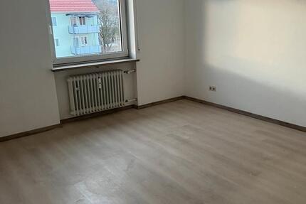 4 Zimmerwohnung 590€ befristet bis April 27 in 83308 Trostberg 4 zimmer