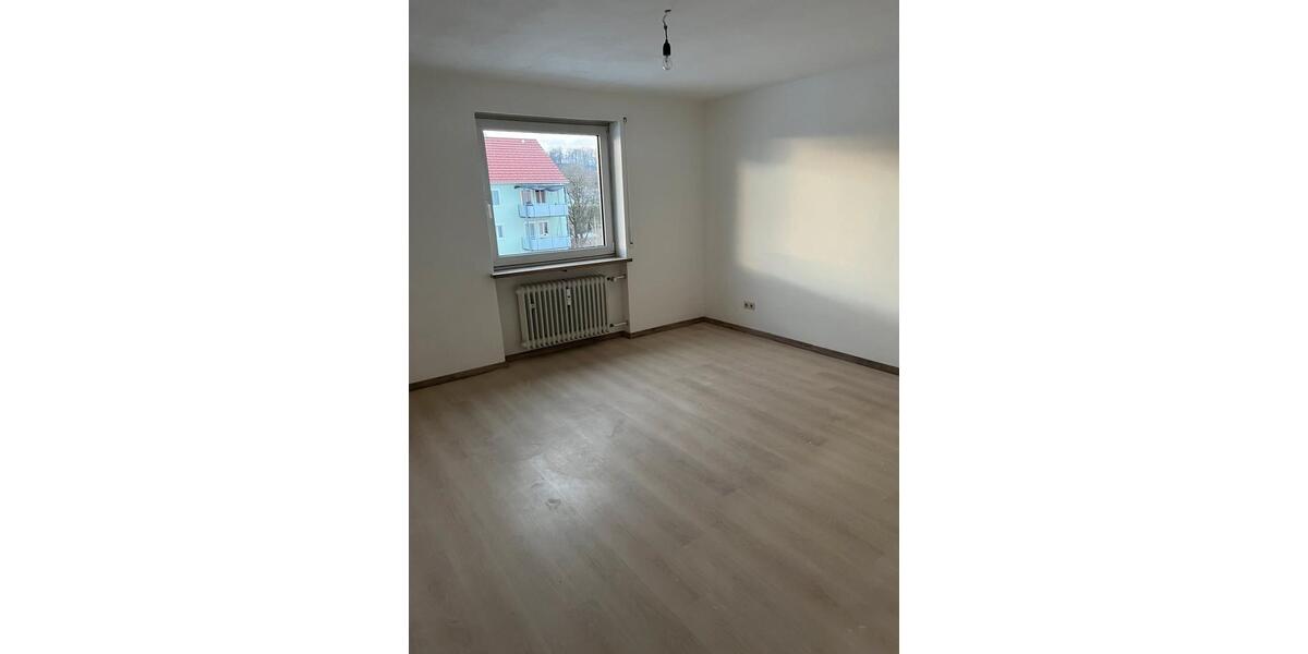 4 Zimmerwohnung 590€ befristet bis April 27 in 83308 Trostberg 4 zimmer