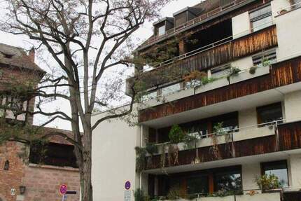Wohnen an der historischen Stadtmauer: 5-Zi. Whg m. zwei Balkonen Sebalder Altstadt Wohnung kaufen 5 zimmer