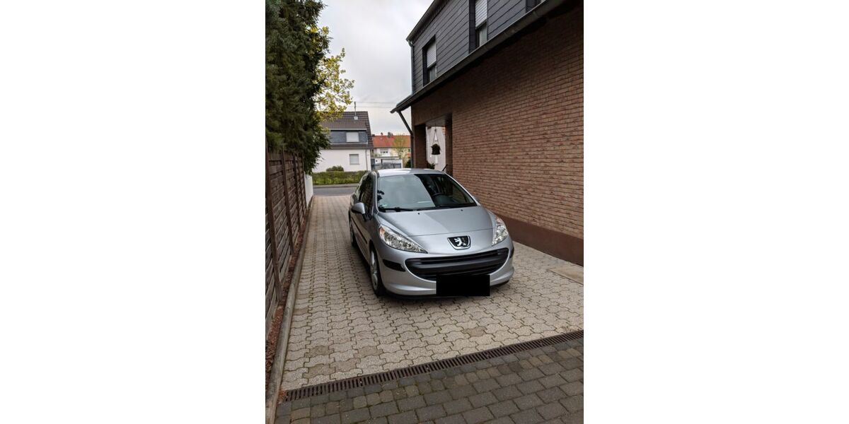Peugeot 207 145.000 km 2.000 &euro; Bonn 53127