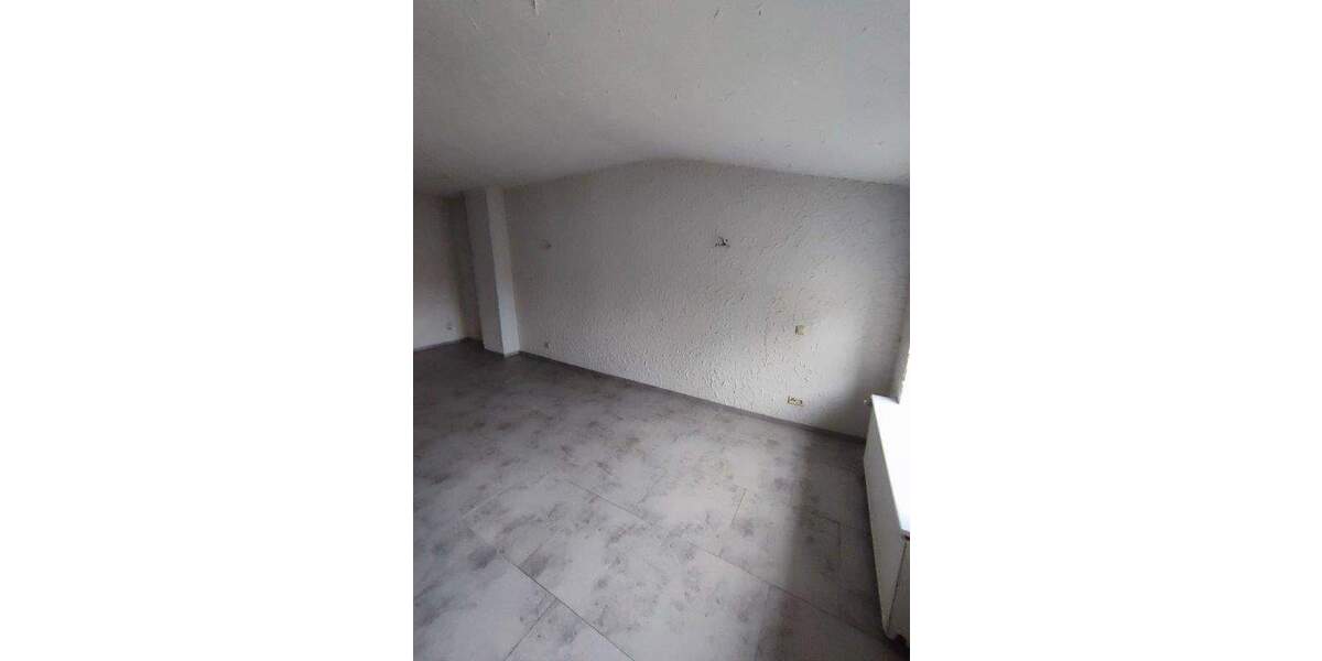 Etagenwohnung Schwerin Weststadt - 3 Zimmer, 103 m&sup2;, 900&euro; | Angebot:24609574