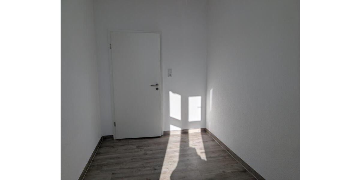 Etagenwohnung Eisleben (Lutherstadt) - 3 Zimmer, 65 m&sup2;, 420&euro; | Angebot:25865851