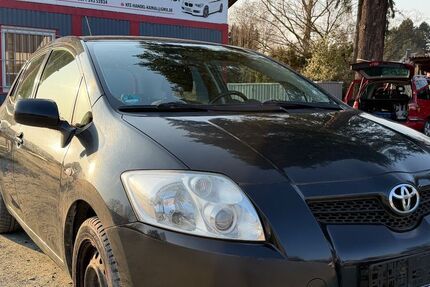 Toyota Auris 156.754 km 2.999 &euro; Chemnitz 09125