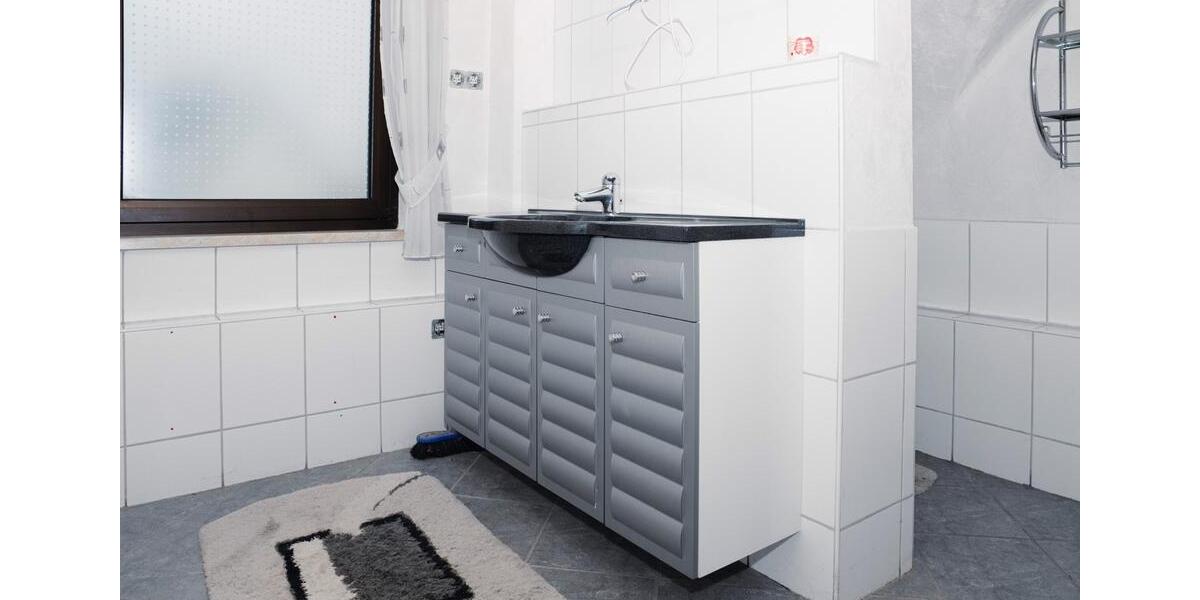 Dachgeschoßwohnung Neunkirchen - 2 Zimmer, 75 m&sup2;, 600&euro; | Angebot:26412252