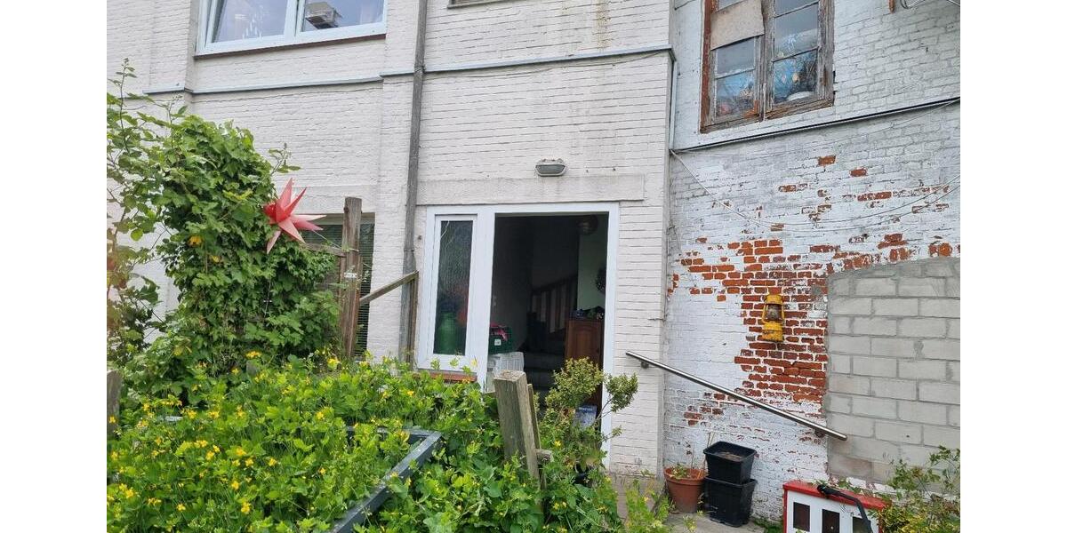 Mehrfamilienhaus, Wohnhaus Wesselburen - 5 Zimmer, 175 m&sup2;, 125.000&euro; | Angebot:27023253