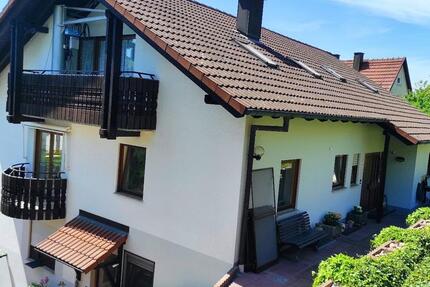 Helle 3,5-Zimmer-Eigentumswohnung mit Terrasse, Garage und Garten 3.5 zimmer