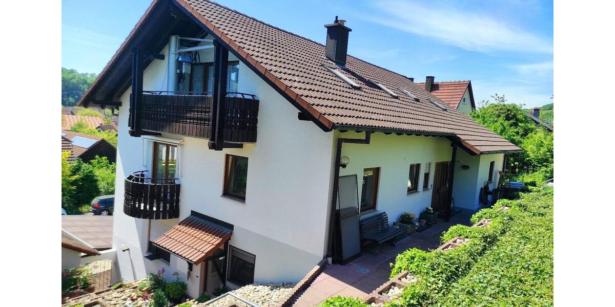 Helle 3,5-Zimmer-Eigentumswohnung mit Terrasse, Garage und Garten 3.5 zimmer