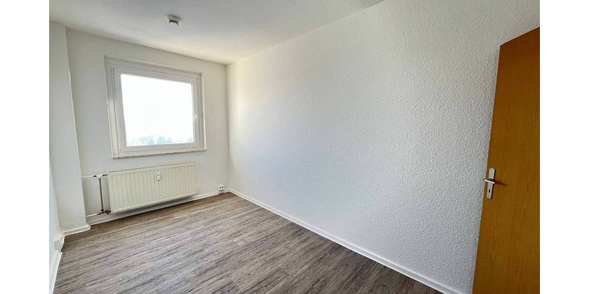 Etagenwohnung Zwickau Pölbitz - 4 Zimmer, 90 m&sup2;, 499&euro; | Angebot:25997875
