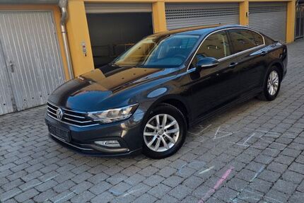 VW Passat 132.600 km 17.900 &euro; München 81373