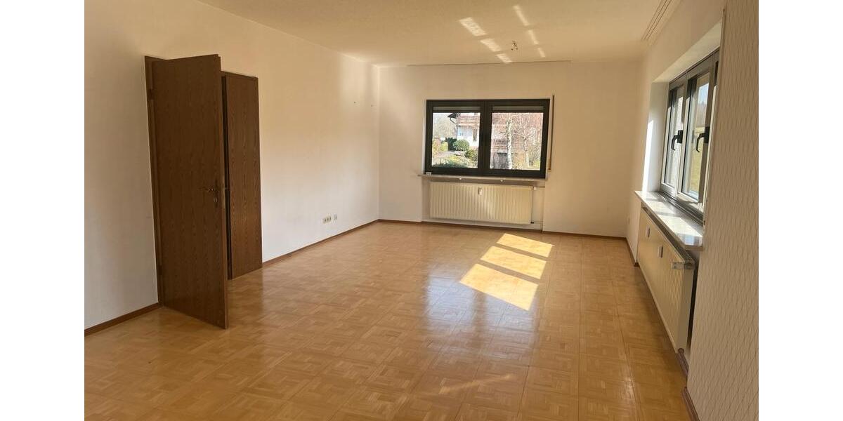 Erdgeschoßwohnung Tholey - 4 Zimmer, 105 m&sup2;, 700&euro; | Angebot:25456598