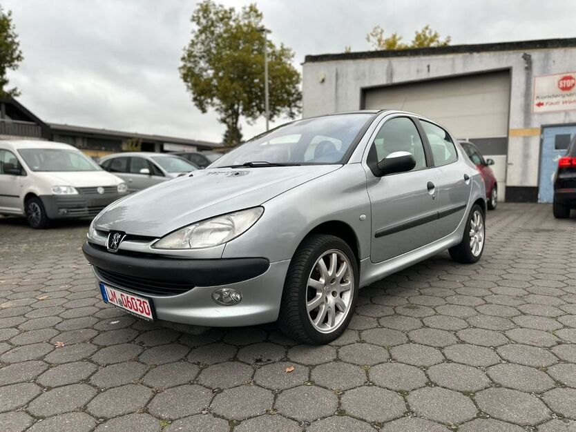 Peugeot 206 103.000 km 1.799 € Elz 65604
