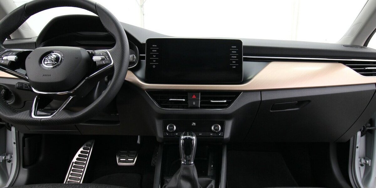 Skoda Kamiq TSI OPF DSG Style Plus NAVI+LED+ACC+ALU17 24.236 km 20.900 &euro; Hagenow 19230