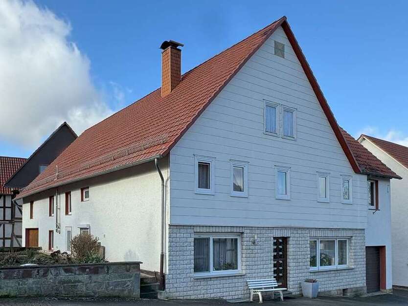 Haus zum Kaufen in WolfhagenViesebeck 140.000 € 128 m²