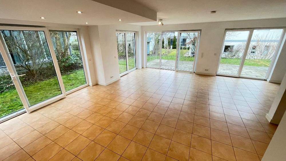 Doppelhaushälfte Holzgerlingen - 6 Zimmer, 160 m&sup2;, 3.633&euro; | Angebot:25800085