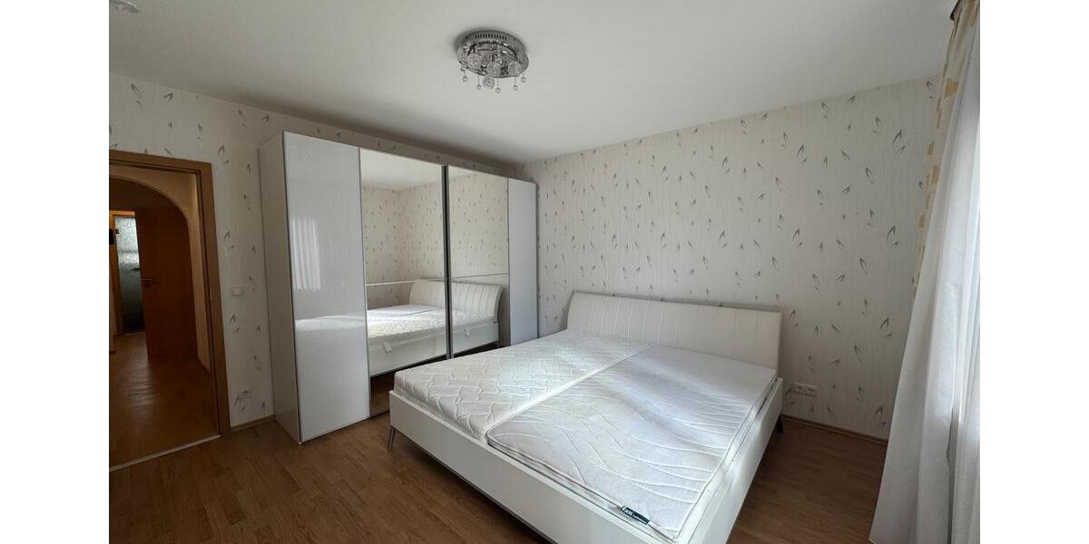 Etagenwohnung Bad Camberg - 4.5 Zimmer, 148 m&sup2;, 1.390&euro; | Angebot:25301692