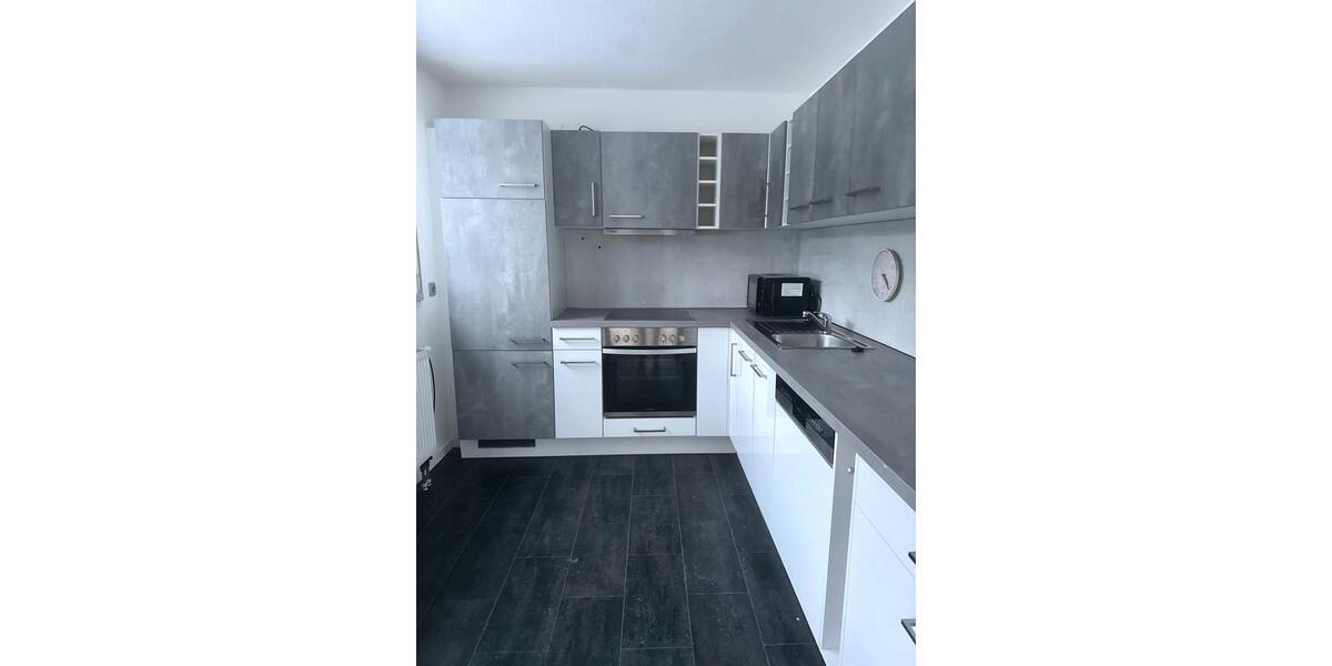 3-Zimmer-Wohnung mit Einbauküche, Terrasse & Garage – 78 m² 1 zimmer