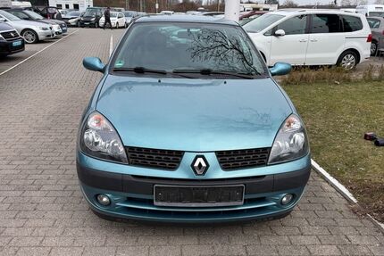 Renault Clio 124.210 km 2.390 &euro; München OT Trudering-Riem 81825