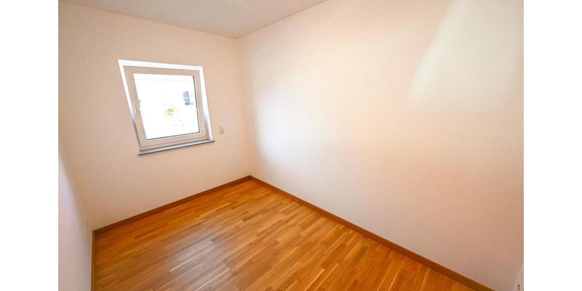 Einfamilienhaus Oberleichtersbach - 1.000&euro; | Angebot:24347648